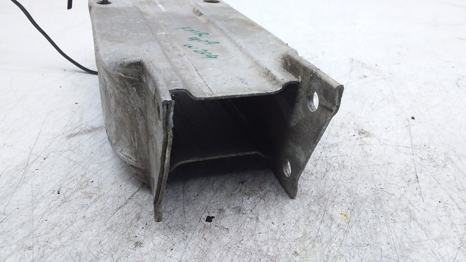 MERCEDES BENZ C-CLASS W204 RIGHT SIDE FRONT CRASH BAR SUPPORT A2046200995 FMR409