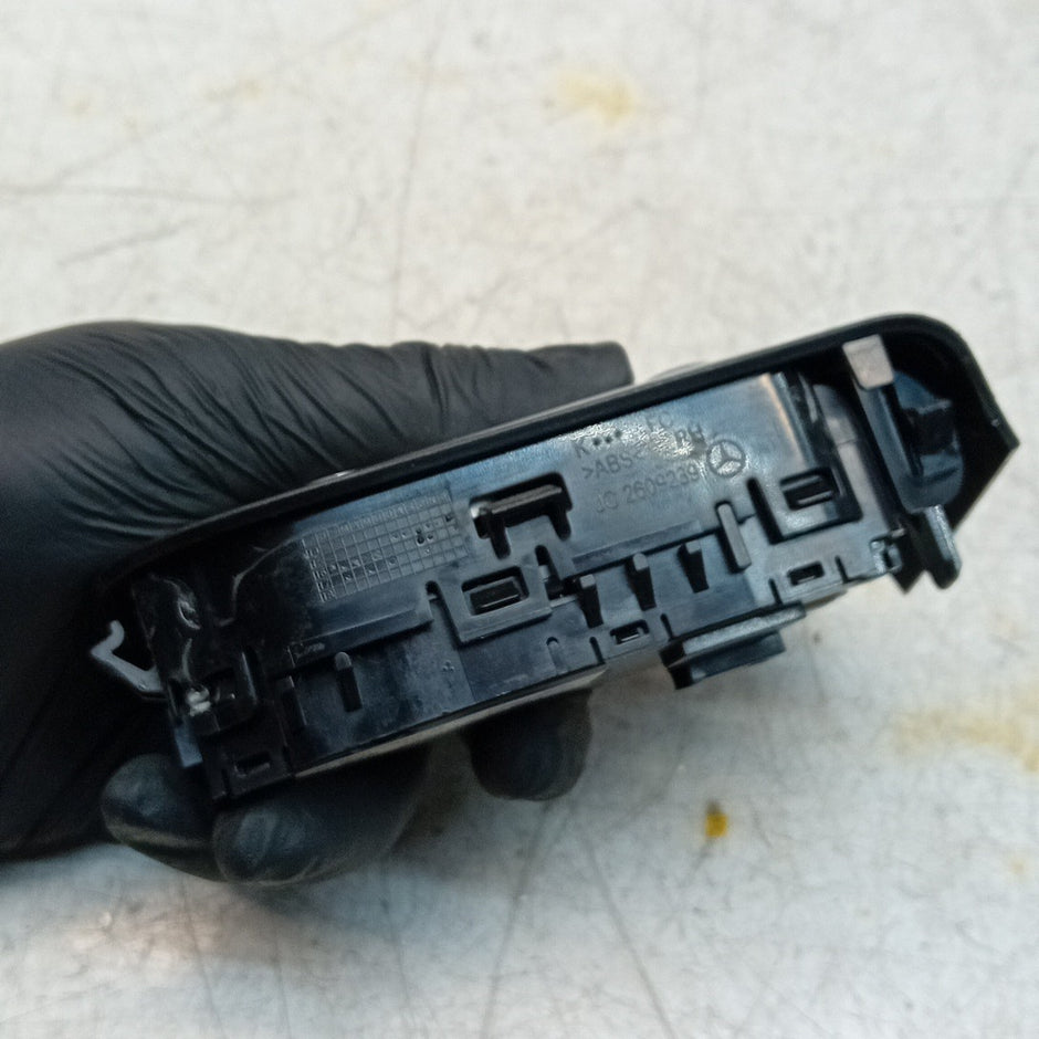 MERCEDES W205 C-CLASS WINDOW SWITCH BLOCK FRONT DOOR RIGHT A2059057011 FM001512