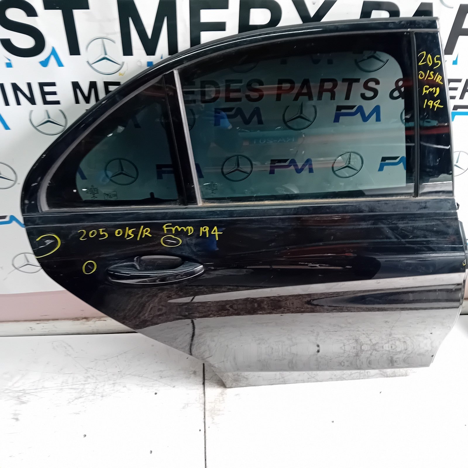 MERCEDES C-CLASS W205 SALOON DRIVER REAR DOOR OSR BLACK 2014 ON COMPLETE FMD194