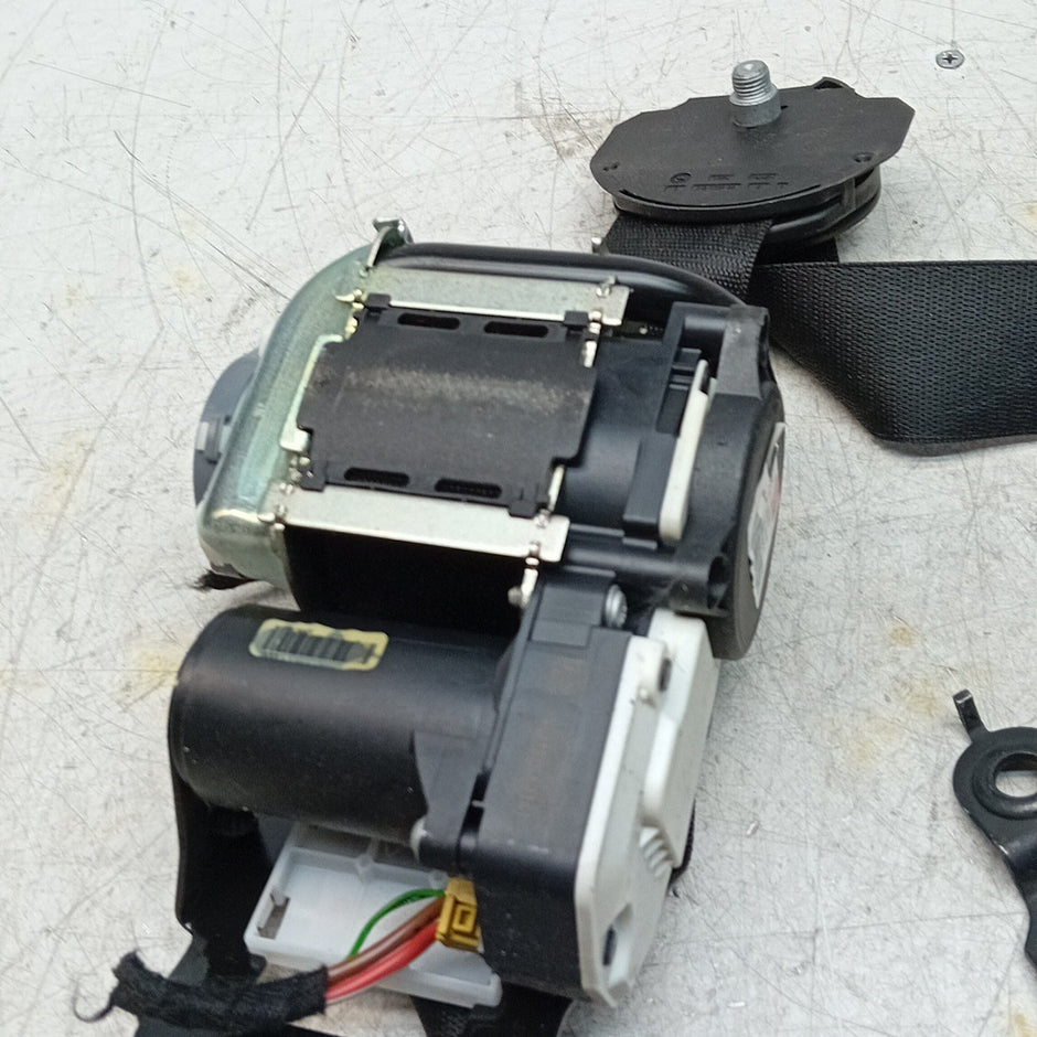 MERCEDES E-CLASS W212 SEAT BELT FRONT LEFT PASSENGER SIDE NSF A2128600786 FMS475