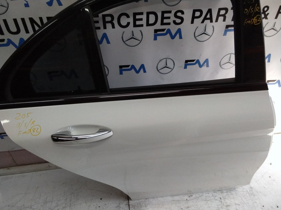 MERCEDES BENZ  C-CLASS W205 DRIVER SIDE REAR DOOR O/S/R COMPLETE WHITE FMD82