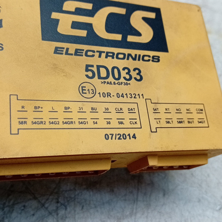 MITSUBISHI OUTLANDER MK3 TOW TRAILER CONTROL MODULE  2014-2021 FM001623