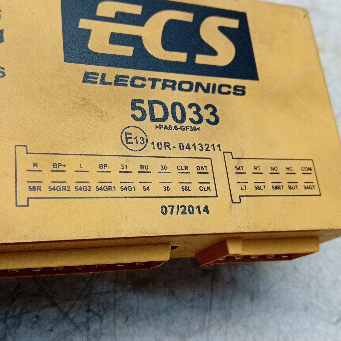 MITSUBISHI OUTLANDER MK3 TOW TRAILER CONTROL MODULE  2014-2021 FM001623