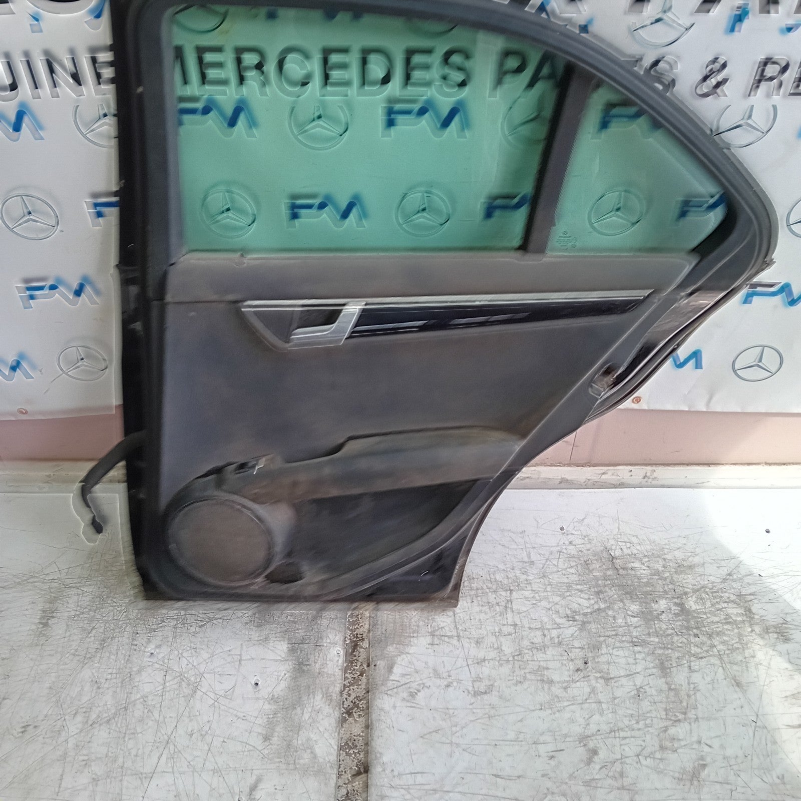 MERCEDES C-CLASS W204 SLN DRIVER REAR DOOR OSR BLACK 2009-2014 COMPLETE FMD440