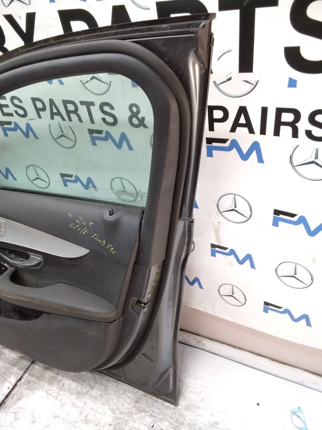 MERCEDES C-CLASS W205 SLN DRIVER FRONT DOOR OSF GREY COMPLETE 2014-21 FMD546