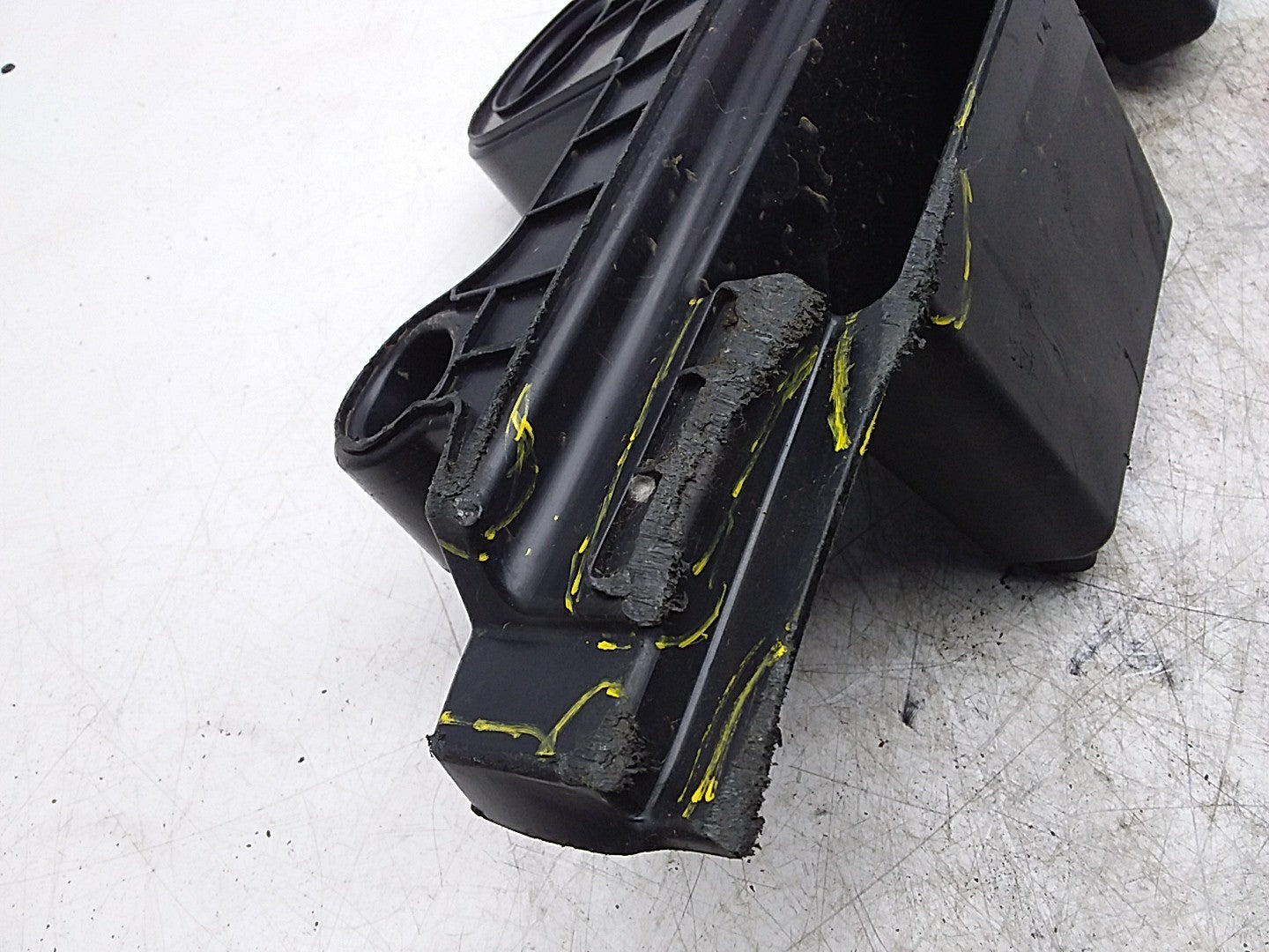 MERCEDES BENZ  C-CLASS W206 TRUNK BOOT TRIM ELEMENT A2066841500 FMR207