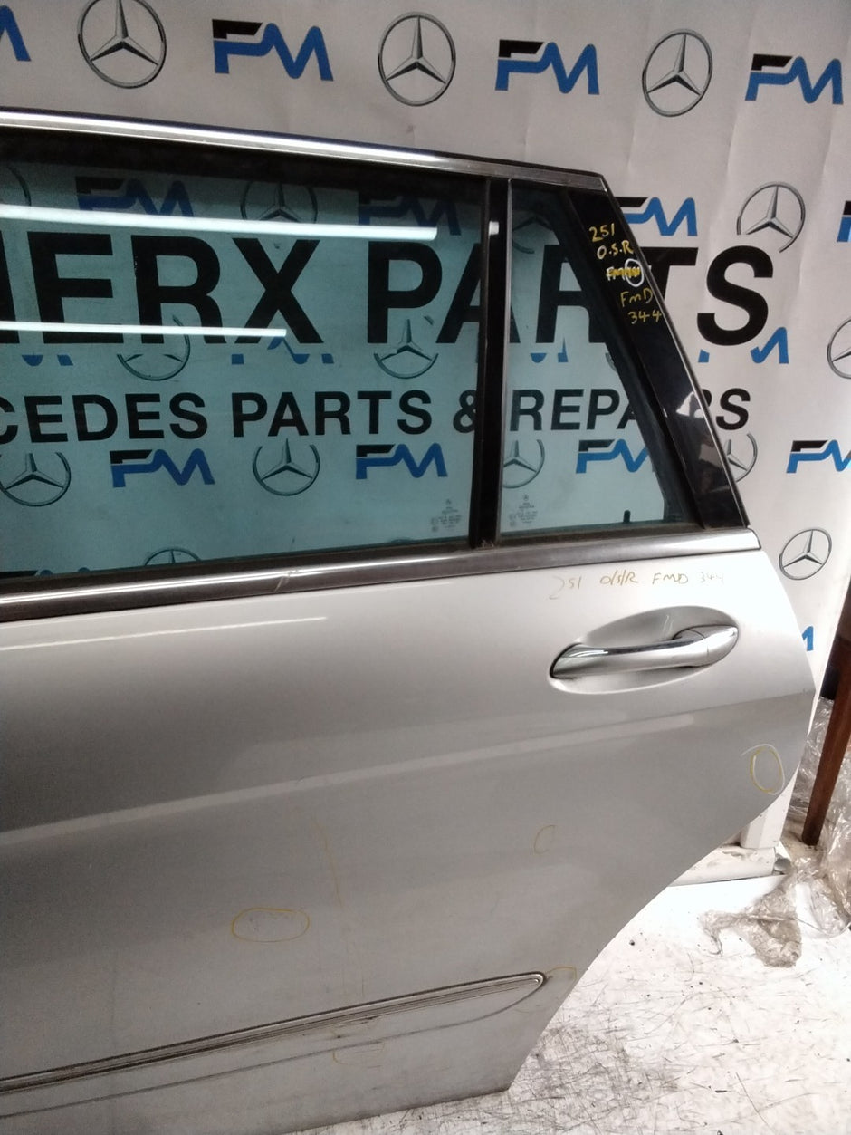 MERCEDES R-CLASS W251 PASSENGER REAR DOOR NSR SILVER 2005-12 COMPLETE FMD344