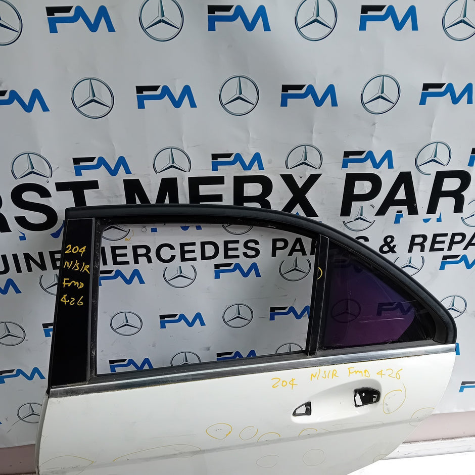 MERCEDES C-CLASS W204 SLN PASSENGER REAR DOOR NSR WHITE 2008-14 FMD426