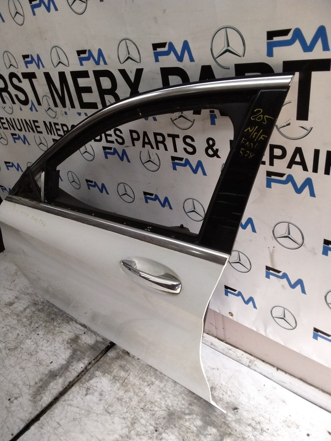 MERCEDES C-CLS W205 SLN PASSENGER FRONT DOOR NSF WHITE 2014-21 COMPLETE FMD578