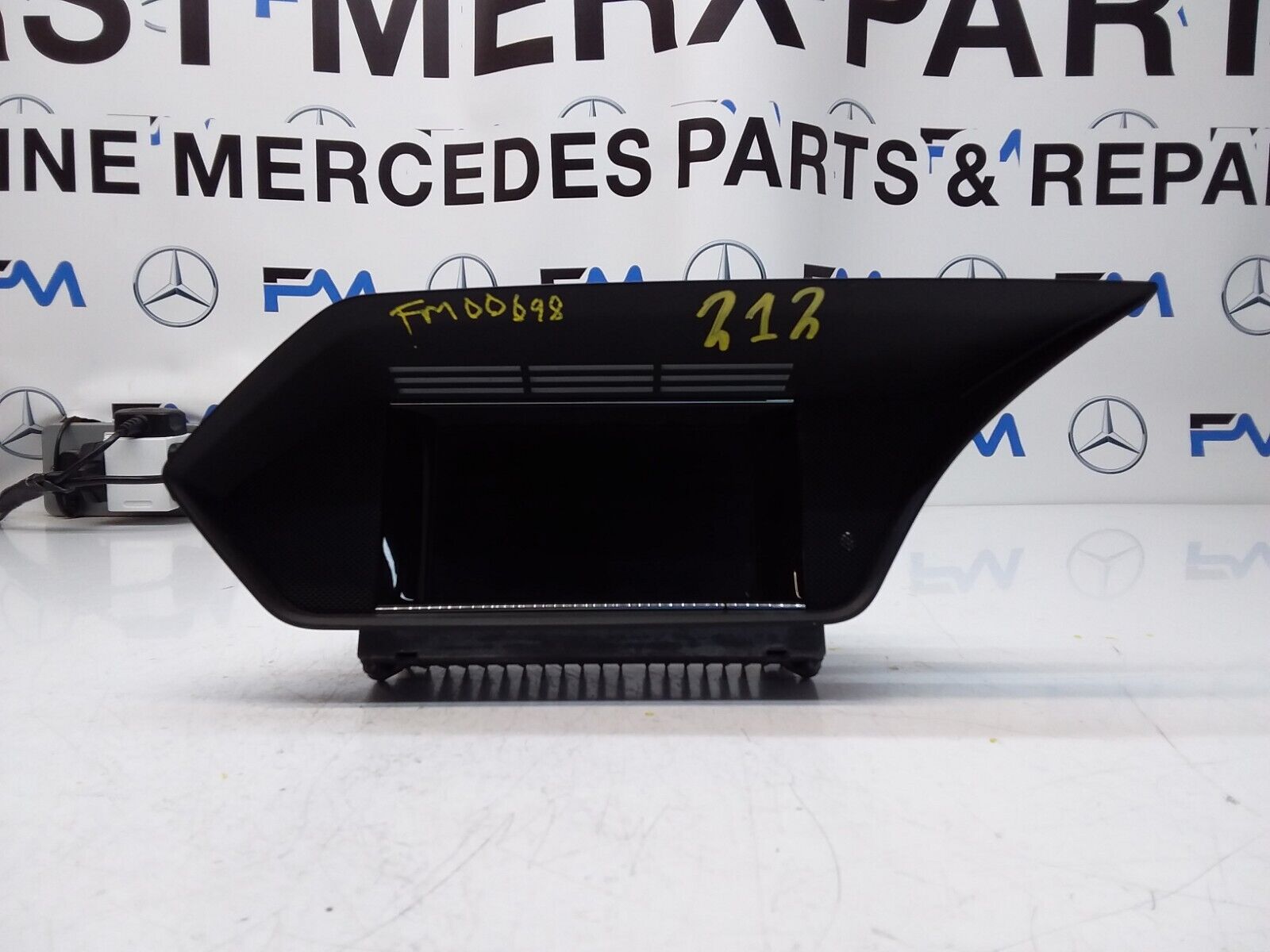 MERCEDES E-CLASS W212 2012 SAT NAV MULTIMEDIA SCREEN A2129004307 FM00698