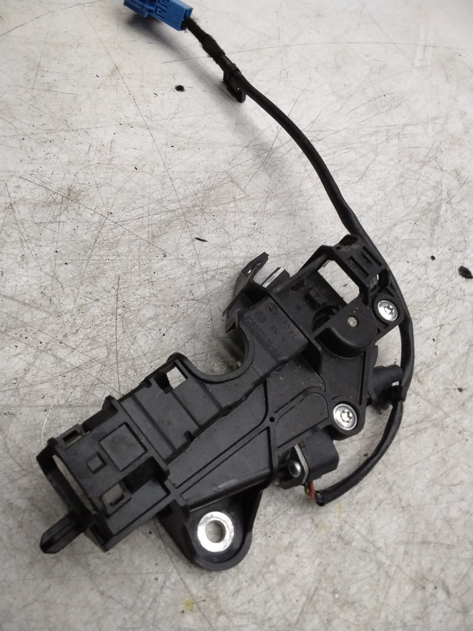  MERCEDES E-CLASS W238 FRONT DRIVER SIDE SEAT BELT RETRACTOR A2058600282 FMR125