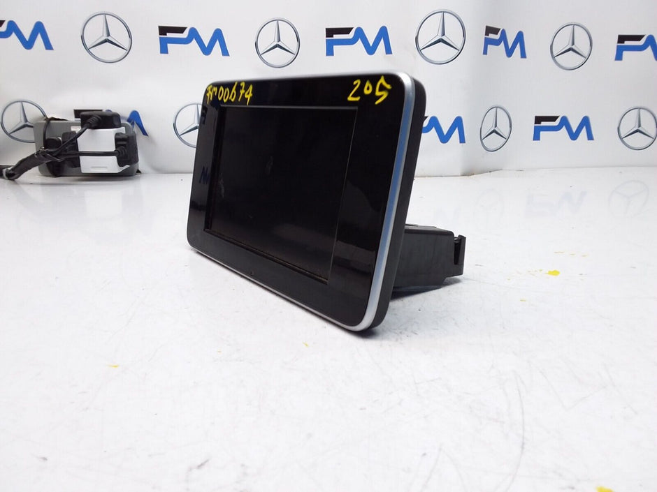 MERCEDES C-CLASS W205 2017 SAT NAV MULTIMEDIA SCREEN A2059004113 FM00674