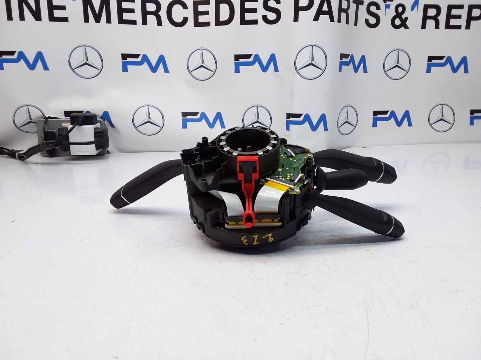 Mercedes E-CLASS W213 INDICATOR/WIPER GEAR SELECT + SQUIB  2017 FM00557