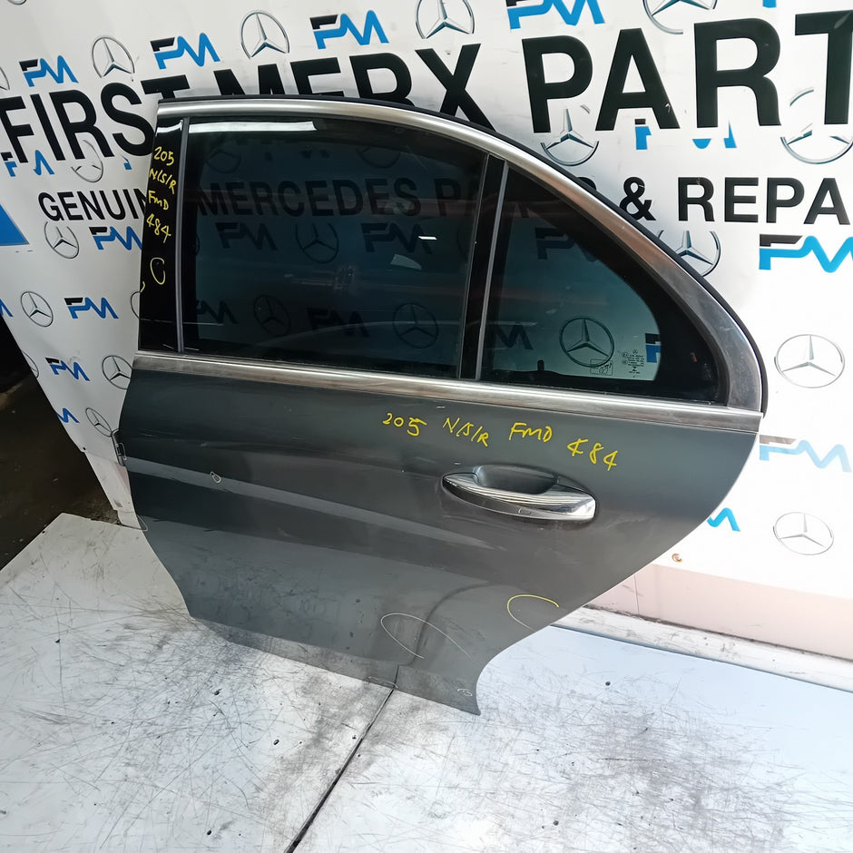 MERCEDES C-CLASS W205 PASSENGER REAR DOOR NSR GREY 2016 COMPLETE FMD484