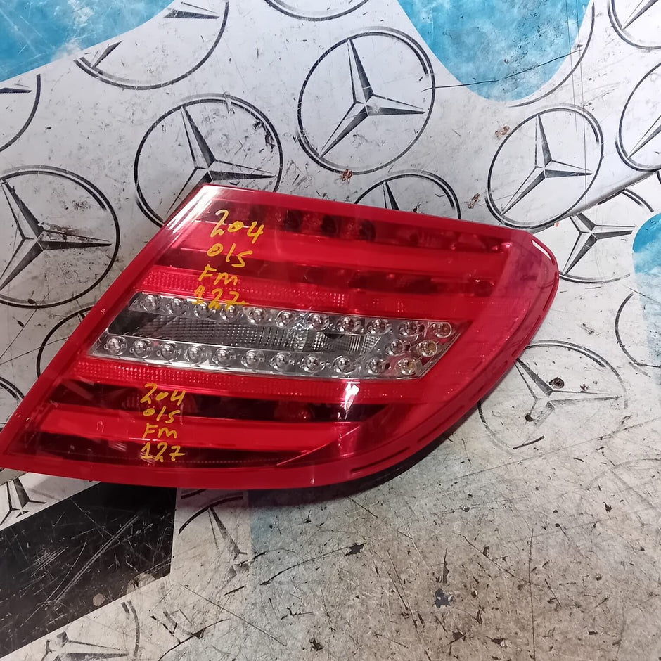MERCEDES BENZ C-CLASS W204 DRIVER SIDE (OFF SIDE ) REAR TAIL LIGHT - 2046205864