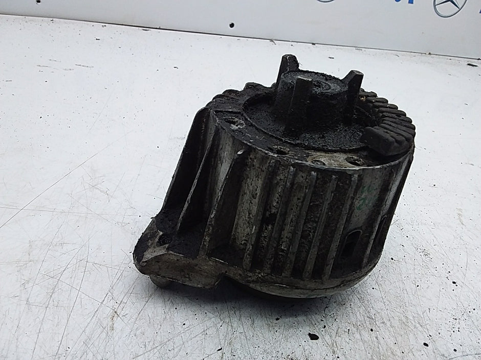MERCEDES BENZ  E-CLASS  W212  ENGINE MOUNT LEFT NS A2122406317 FMR360