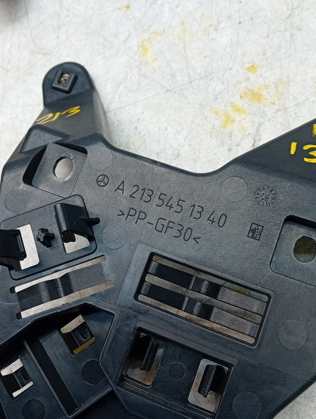 MERCEDES E-CLASS TAILGATE CONTROL MODULE BRACKET W213 A2135451340 2016 FM001320