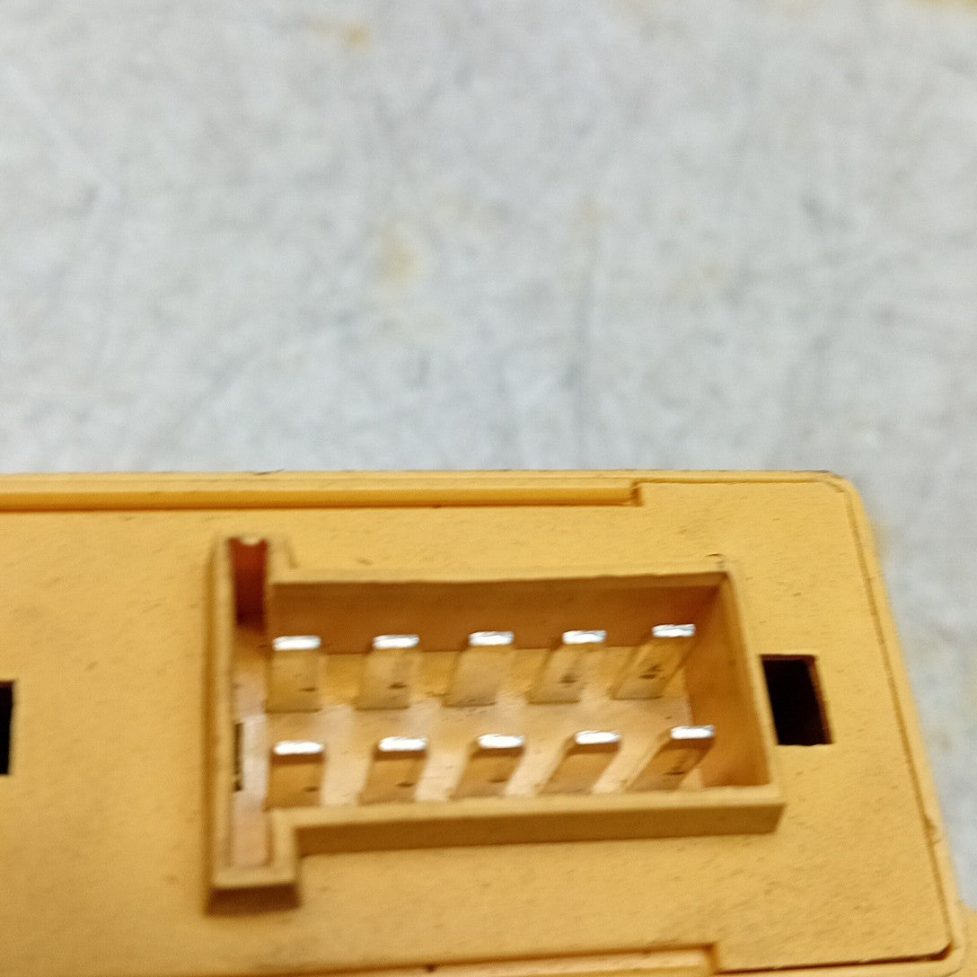 MITSUBISHI OUTLANDER MK3 TOW TRAILER CONTROL MODULE  2014-2021 FM001623