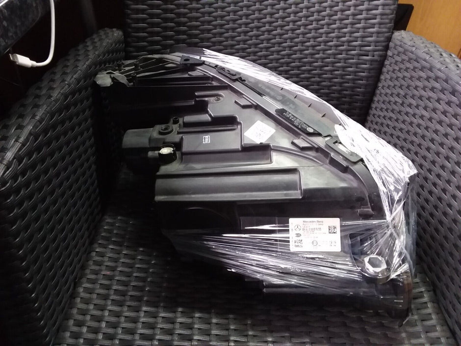 MERCEDES E CLASS W213 2016-2021 PASSENGER SIDE LED HEADLIGHT A2139064104 FM61
