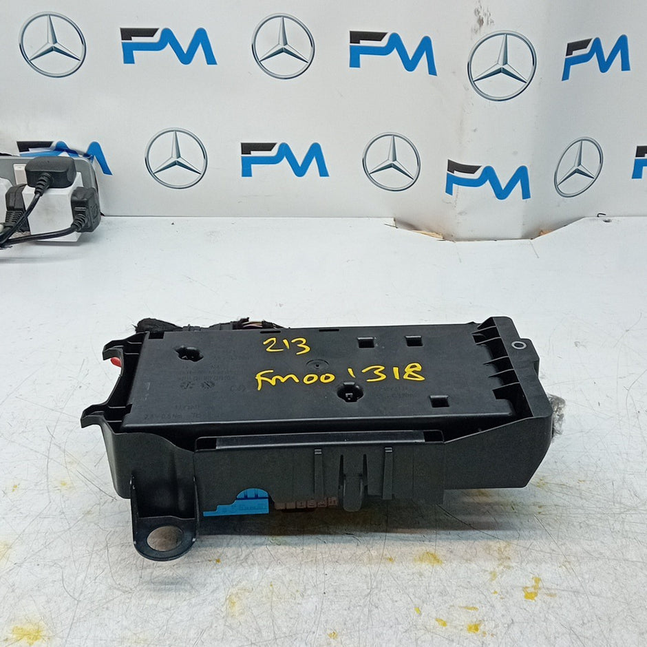 MERCEDES BENZ  E-CLASS  W213 FUSE RELAY JUNCTION BOX 2016  FM001318