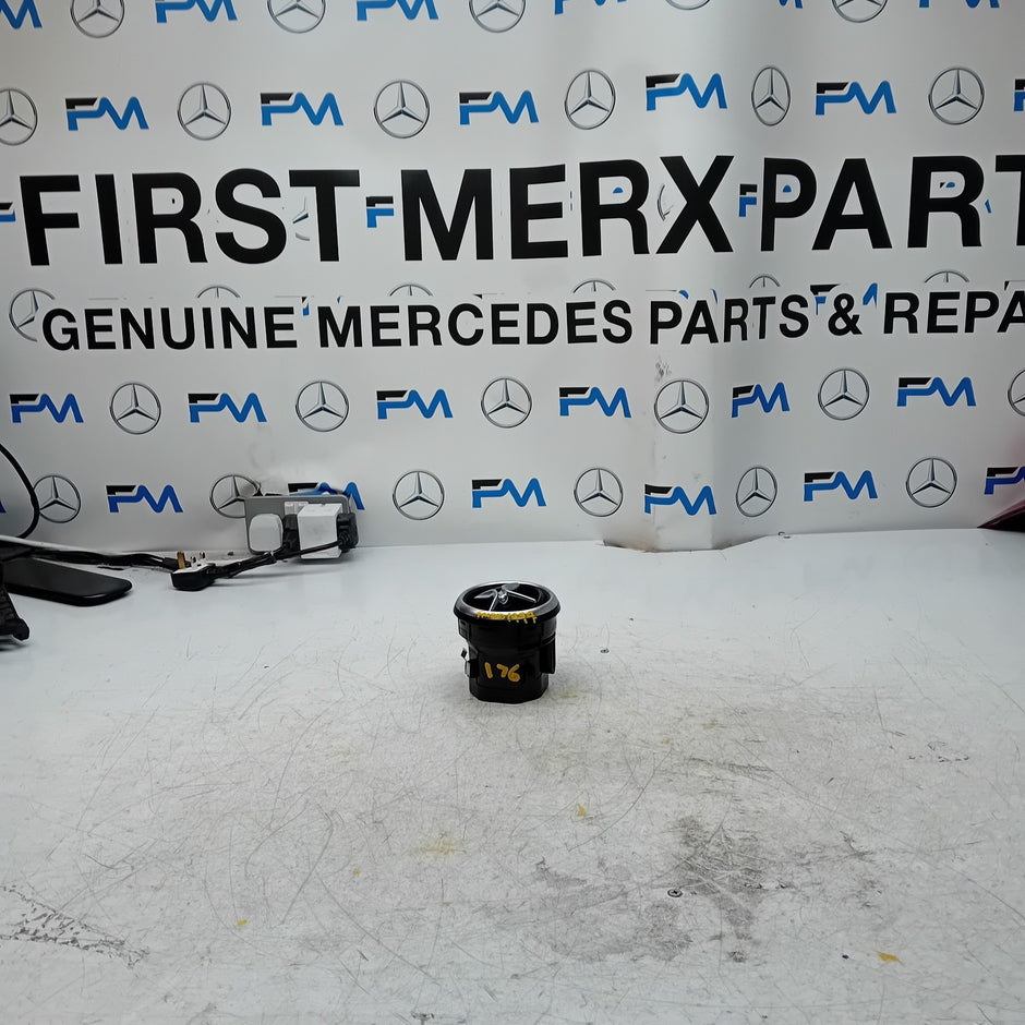 MERCEDES BENZ A-CLASS W176 DASHBOARD AIR VENT 2015 A1768300754 FM001494