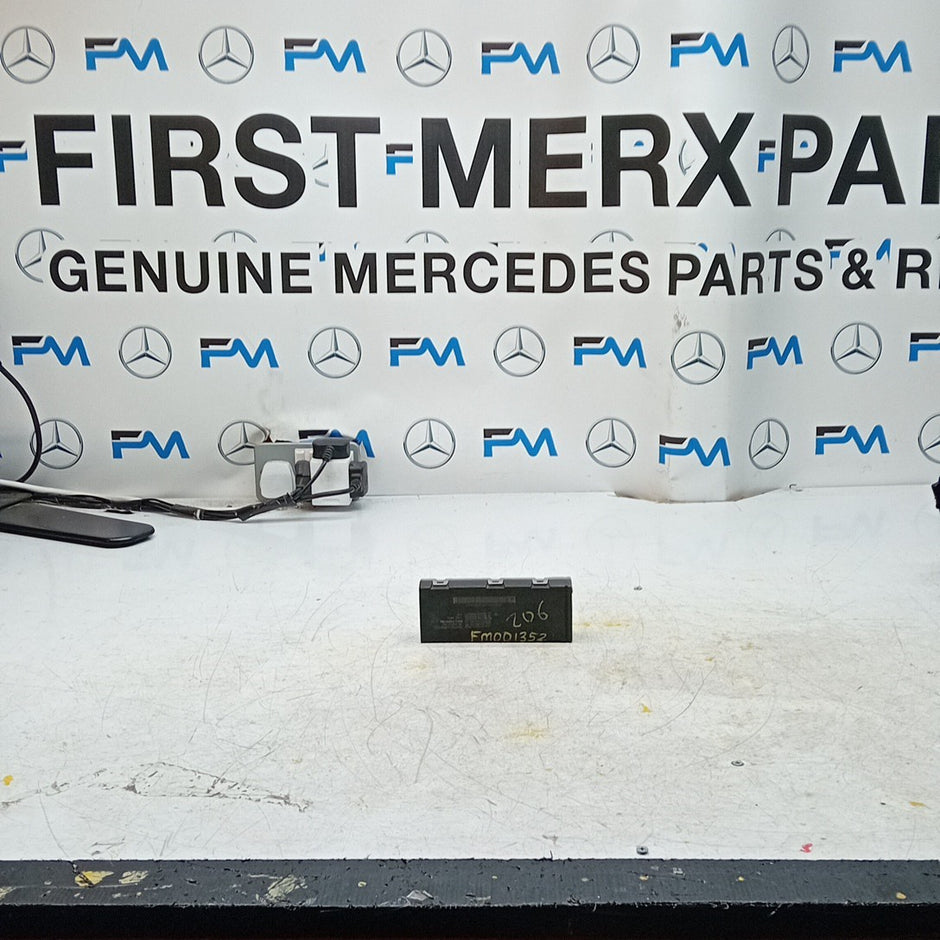 MERCEDES C-CLASS TAILGATE CONTROL MODULE W206 A2069005421  FM001352