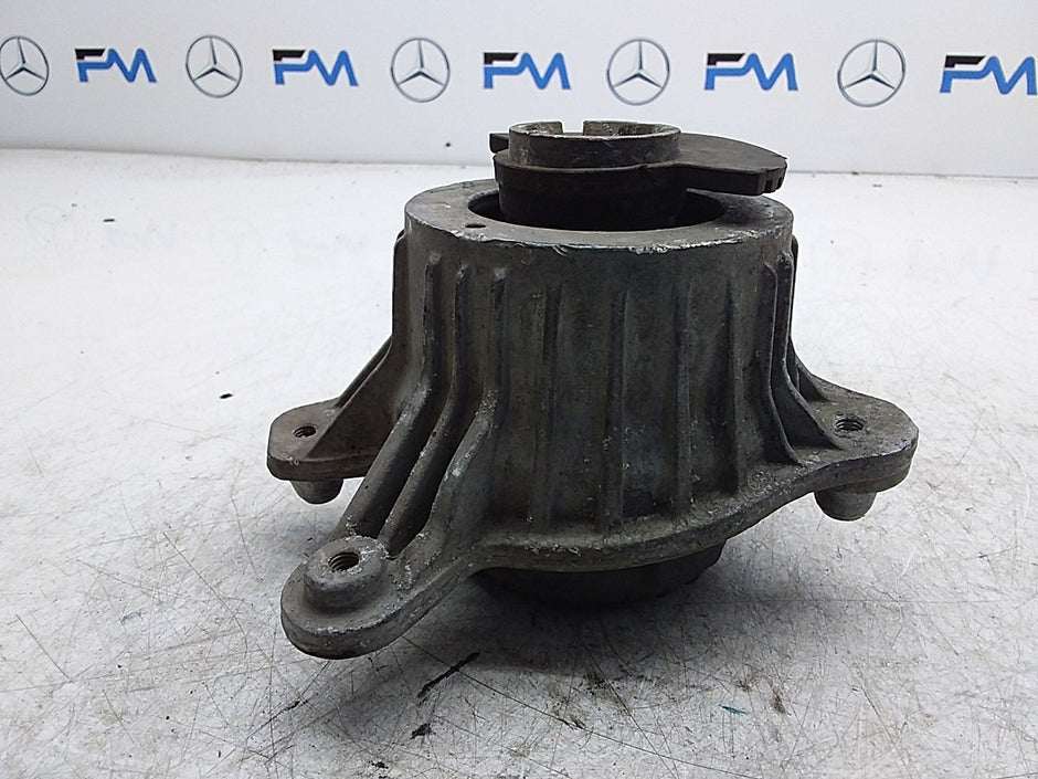 MERCEDES BENZ  E-CLASS  W213  ENGINE MOUNT LEFT NS A2132400500 FMR355
