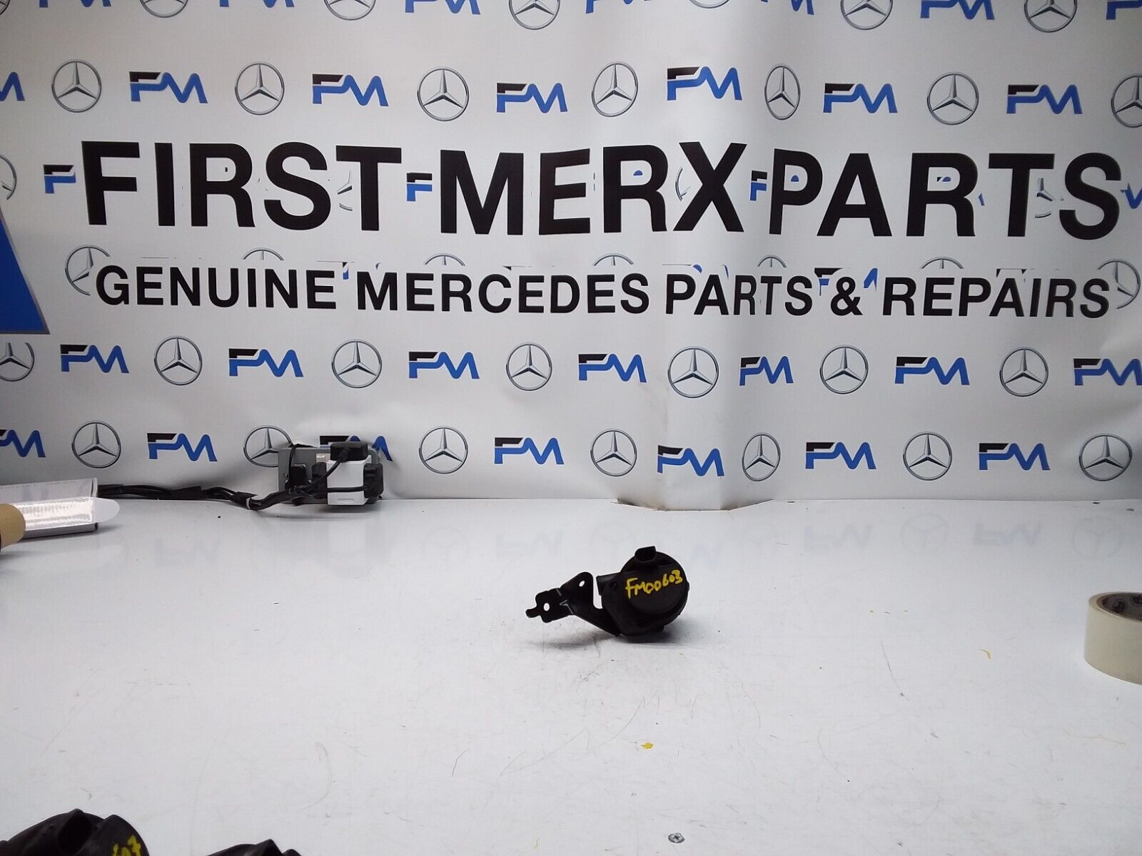 Mercedes E-CLASS W211 ELECTRIC COOLANT WATER PUMP A2118350028 FM00603