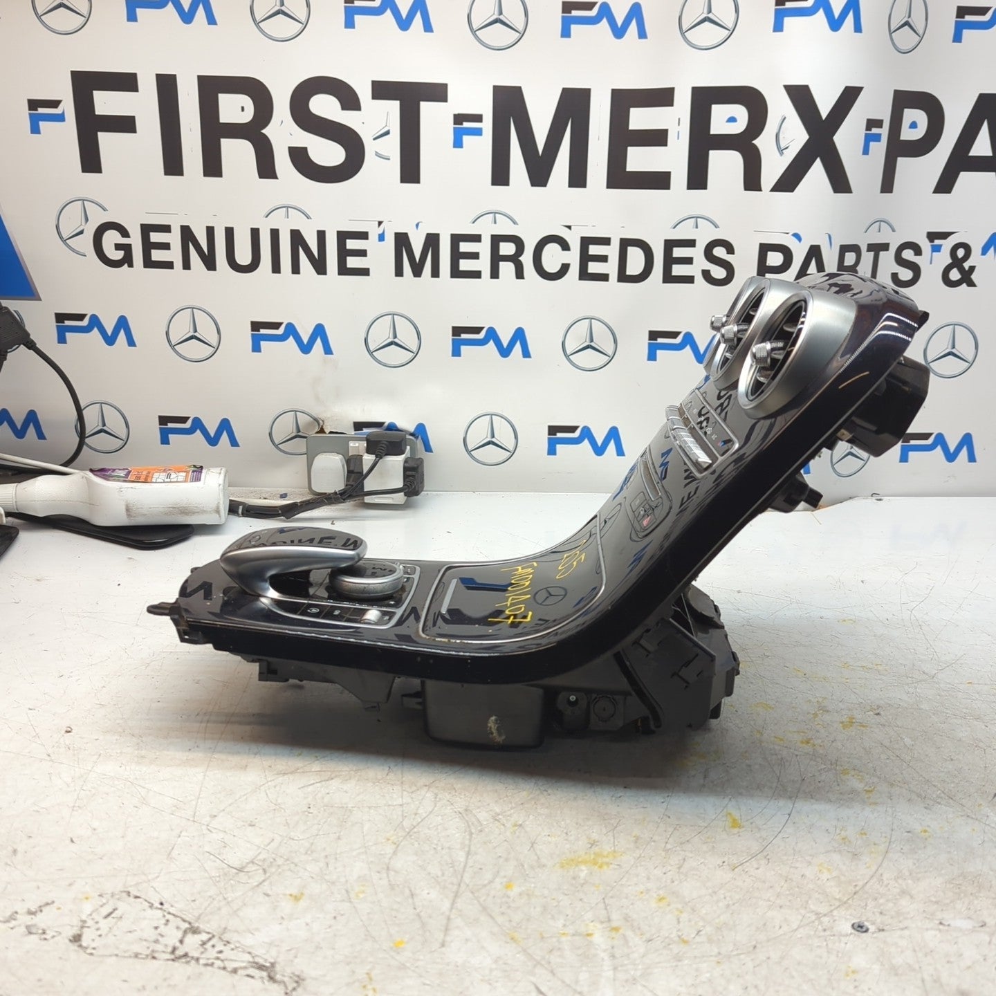  MERCEDES E-CLASS W205 CENTRE CONSOLE + 3 AIR VENT A2054402032 FM001407