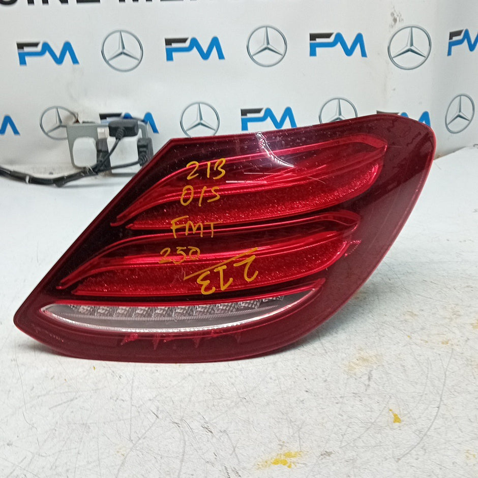 MERCEDES E-CLASS W213 DRIVER RIGHT OS REAR TAIL LIGHT A2139068000 FMT250