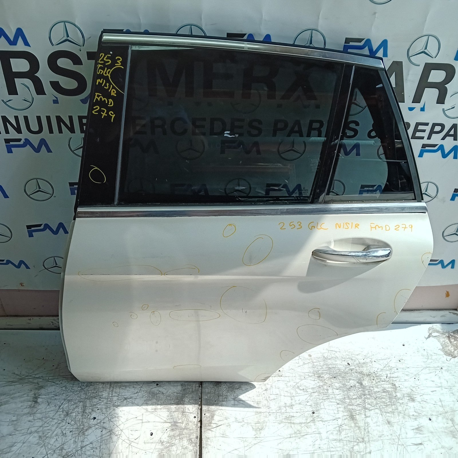 MERCEDES GLC W253 PASSENGER REAR SIDE DOOR NSR 2016 ON WHITE COMPLETE FMD279