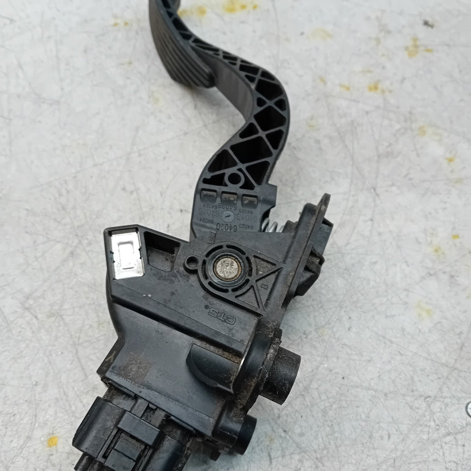MITSUBISHI OUTLANDER MK3 THROTTLE ACCELERATOR 16600A188 2013  FM001479