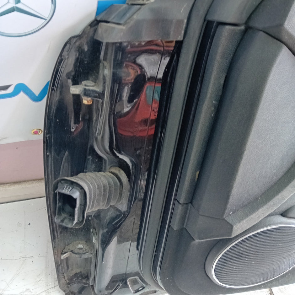 MERCEDES BENZ C-CLASS W204 DRIVER SIDE FRONT DOOR O/S/F BLACK FMD125