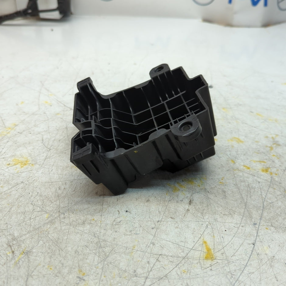 MERCEDES ACLASS W177 CENTRE CONSOLE GEAR SHIFT KNOB BRACKET A1776831400 FM001375
