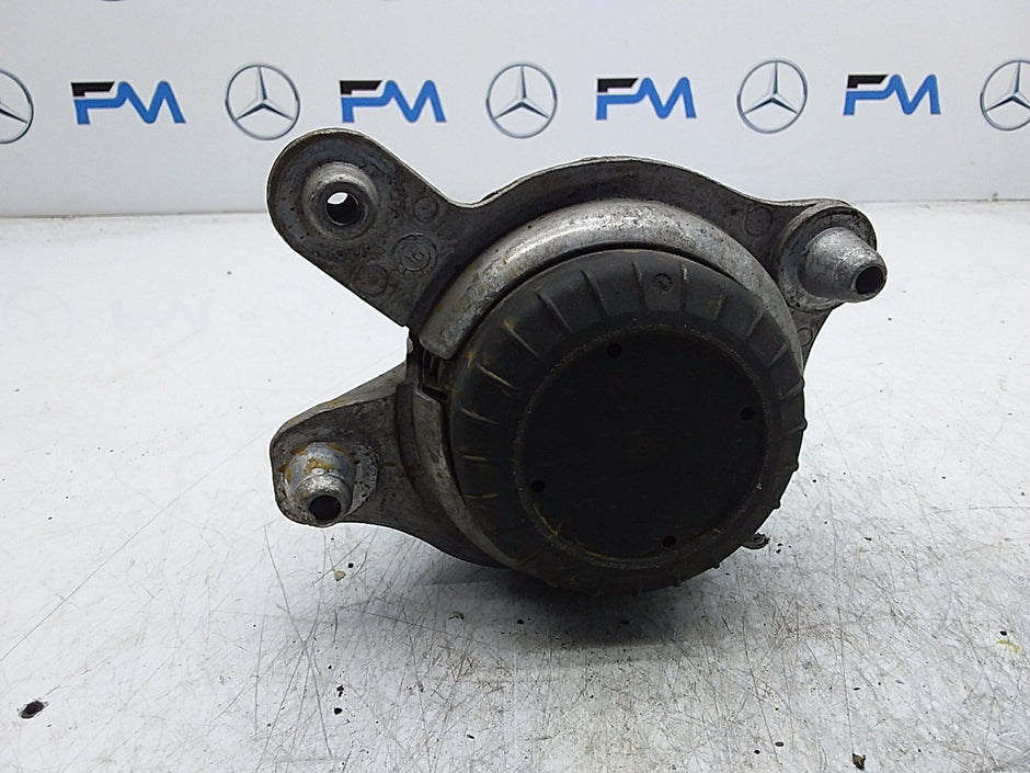 MERCEDES BENZ  C-CLASS  W205  ENGINE MOUNT LEFT NS A2052406817 FMR342
