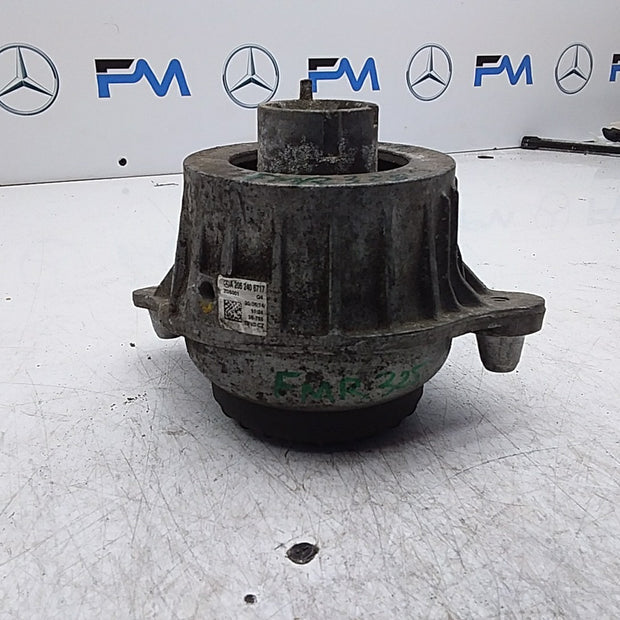 MERCEDES BENZ  C-CLASS W205  ENGINE MOUNT RIGHT OS A2052406717 FMR325