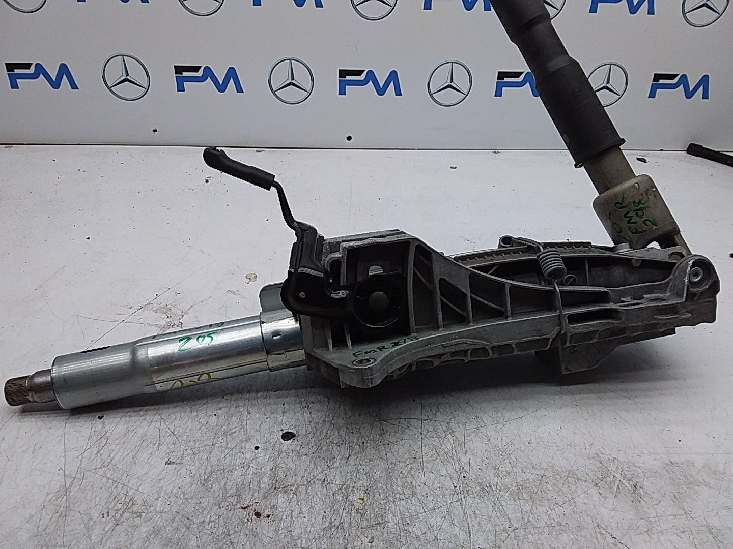 MERCEDES C-CLS W205 ADJUSTABLE STEERING COLUMN AND JOINT  A2054604216 FMR298