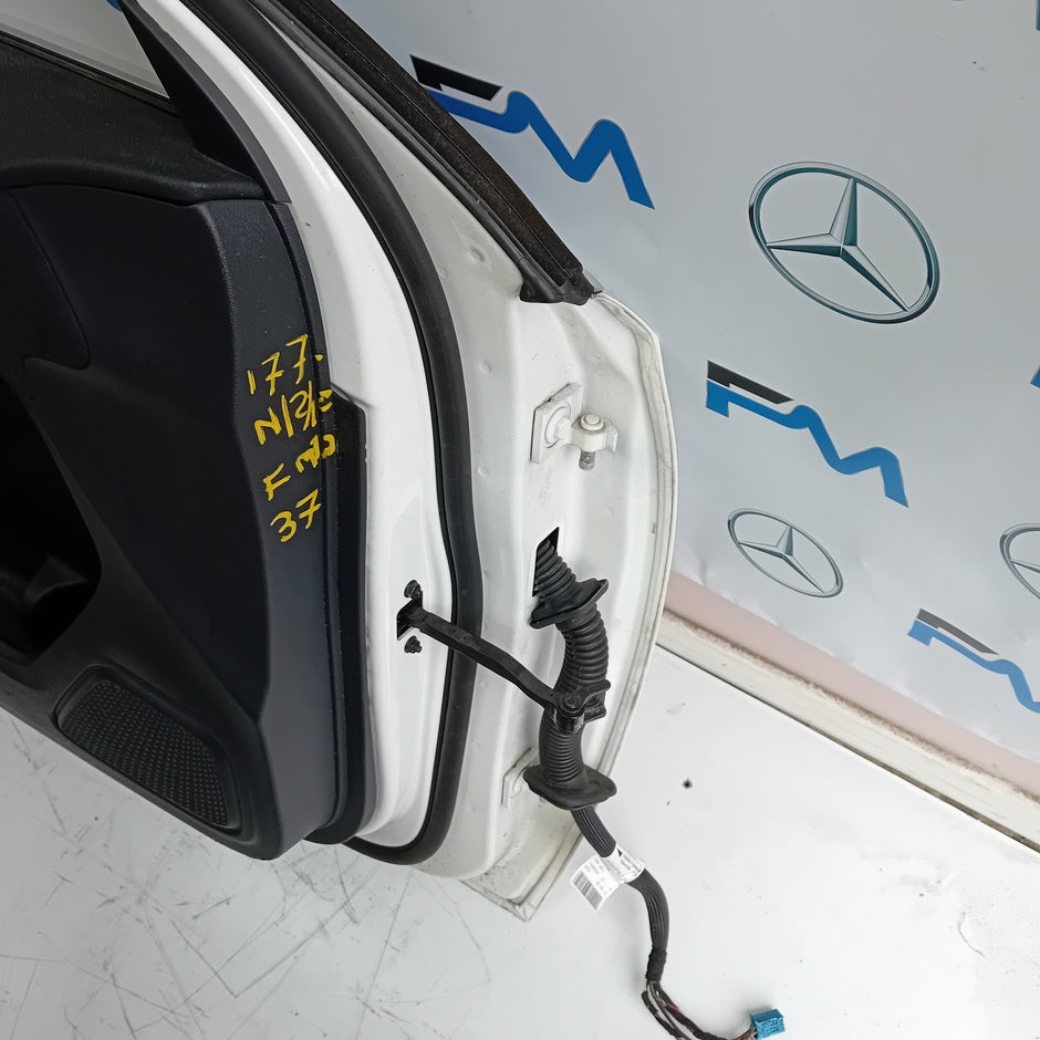 MERCEDES C-CLASS W177 PASSENGER SIDE FRONT DOOR N/S/F COMPLETE WHITE FMD37