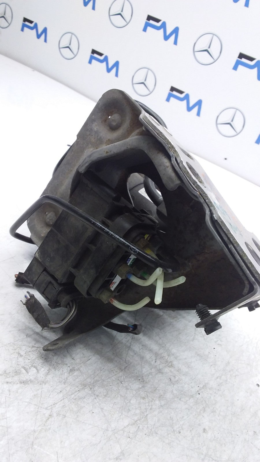 MERCEDES BENZ S-CLASS W222 AIR SUSPENSION COMPRESSOR A2223200604 FMR450