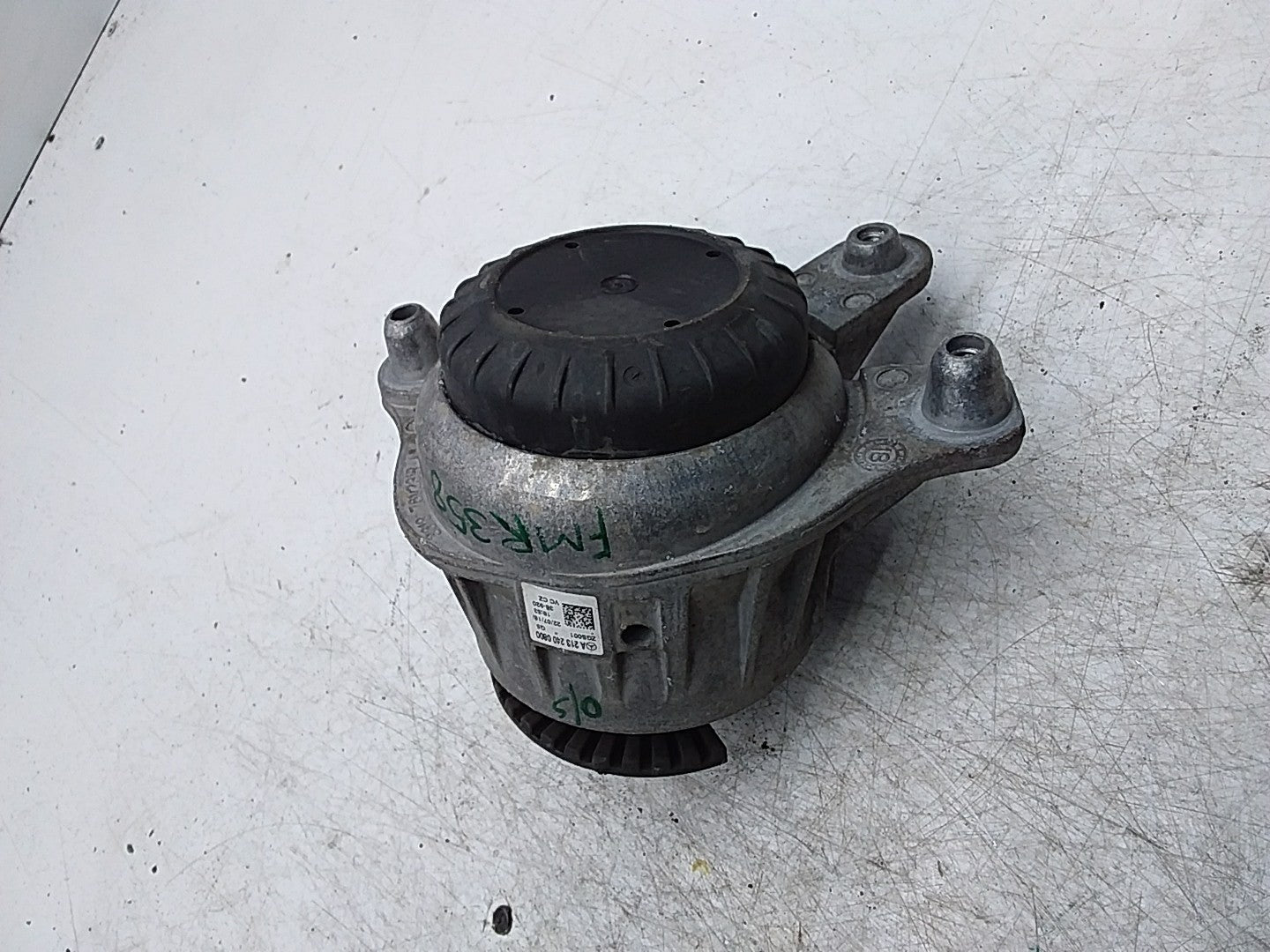 MERCEDES BENZ  E-CLASS  W213  ENGINE MOUNT RIGHT OS A2132400800 FMR358