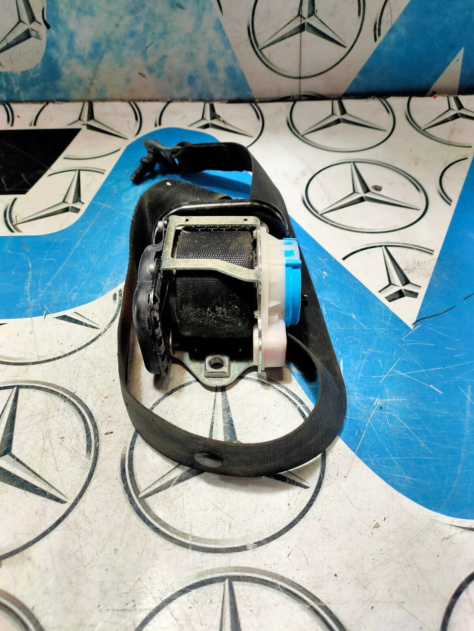 MERCEDES W117 FRONT SEAT BELT DRIVER RIGHT OFFSIDE OSF A1768602285 2016-2019