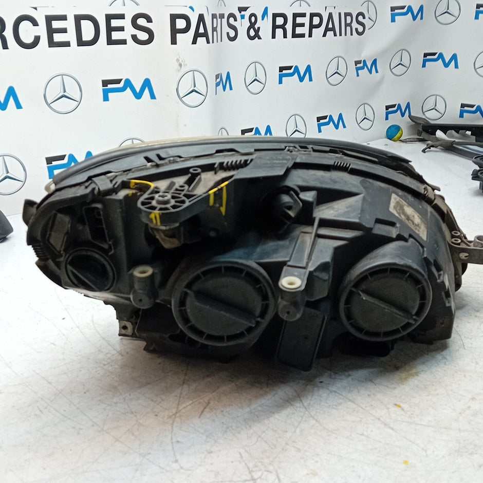 MERCEDES BENZ C-CLASS W204 PASSENGER SIDE NS HEADLIGHT 2012 A2048208561 FMH194