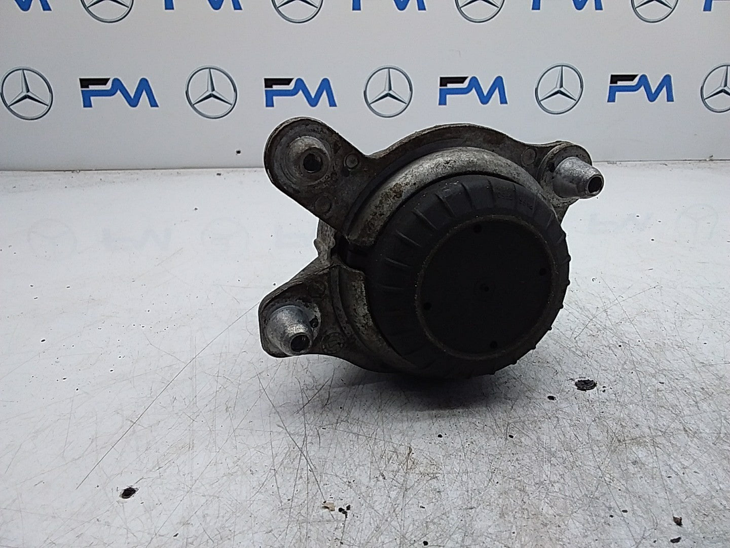 MERCEDES BENZ  E-CLASS  W213  ENGINE MOUNT LEFT NS A2132400500 FMR343
