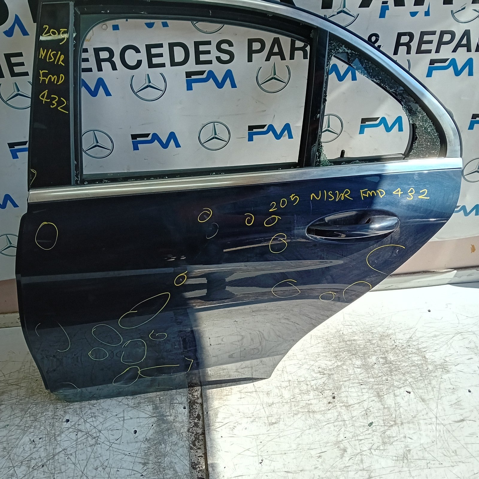 MERCEDES C-CLASS W205 SLN DRIVER REAR DOOR OSR BLUE 2014 ON COMPLETE FMD432