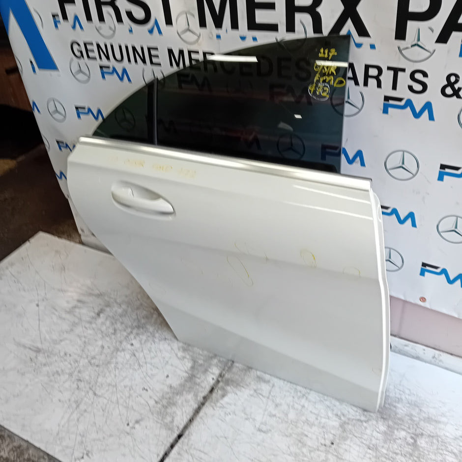 MERCEDES CLA W117 DRIVER REAR DOOR OSR WHITE 2014 COMPLETE FMD472
