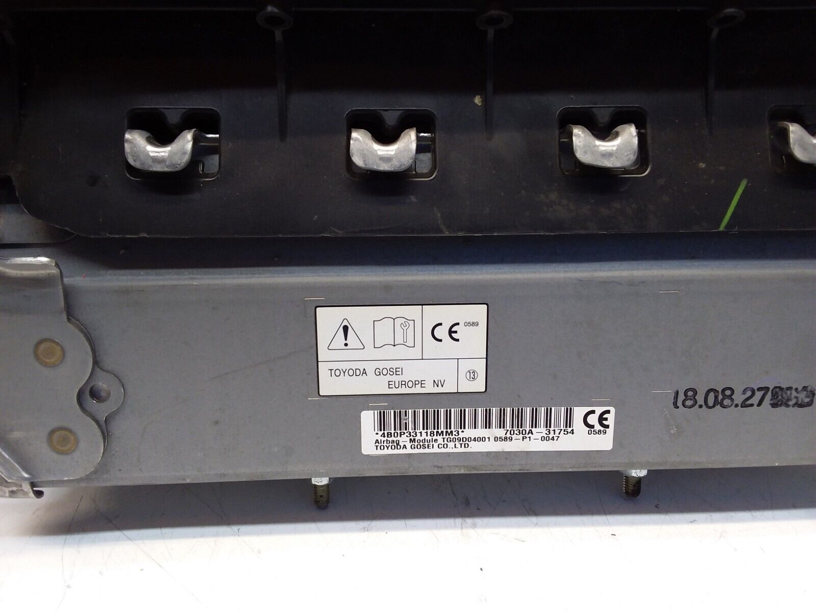 MITSUBISHI OUTLANDER MK3 KNEE AIR SRS BAG RIGHT DRIVER SIDE 7030A-31754 FM00313