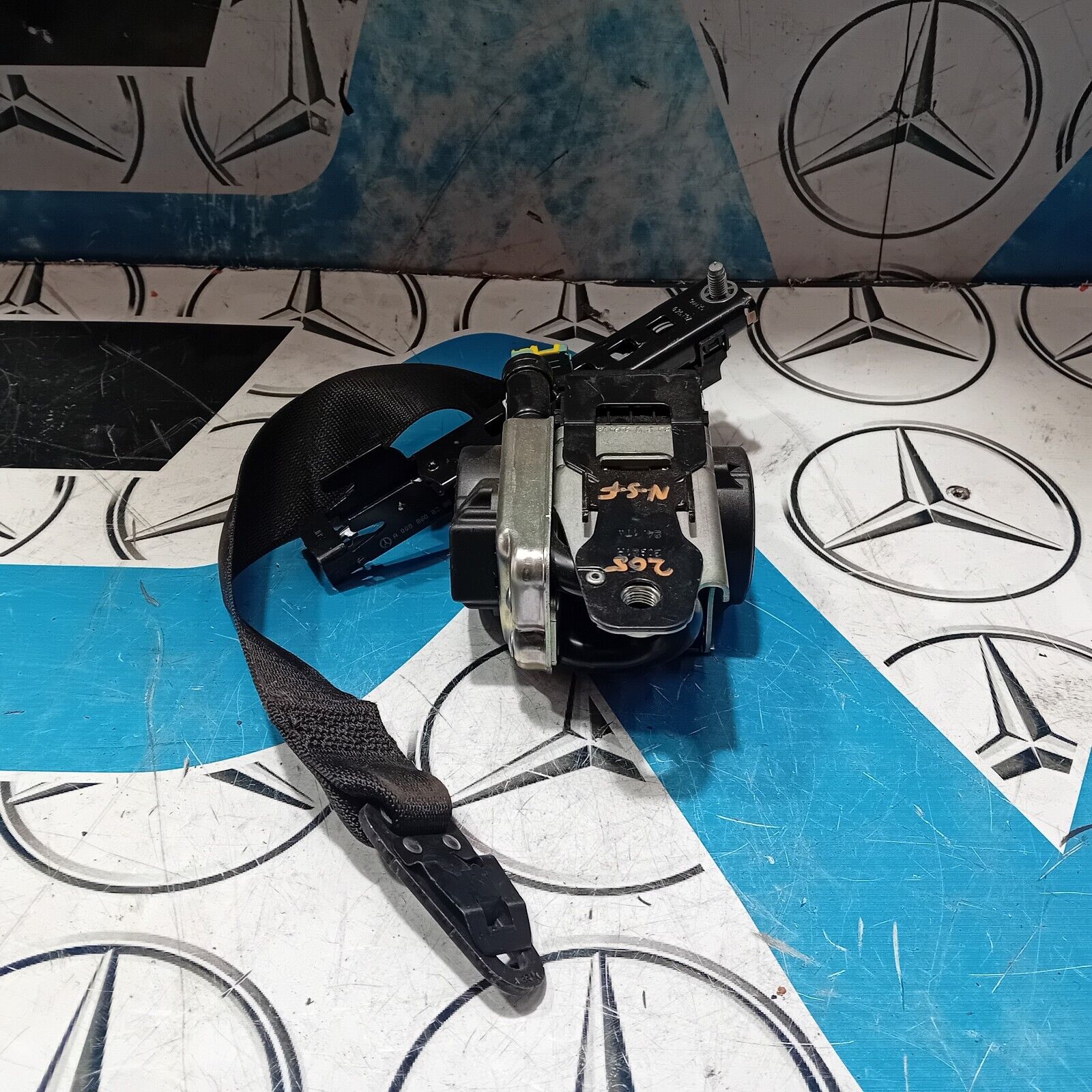 MERCEDES C CLASS SEAT BELT FRONT LEFT PASSENGER SIDE NEARSIDE W205  A2058600185