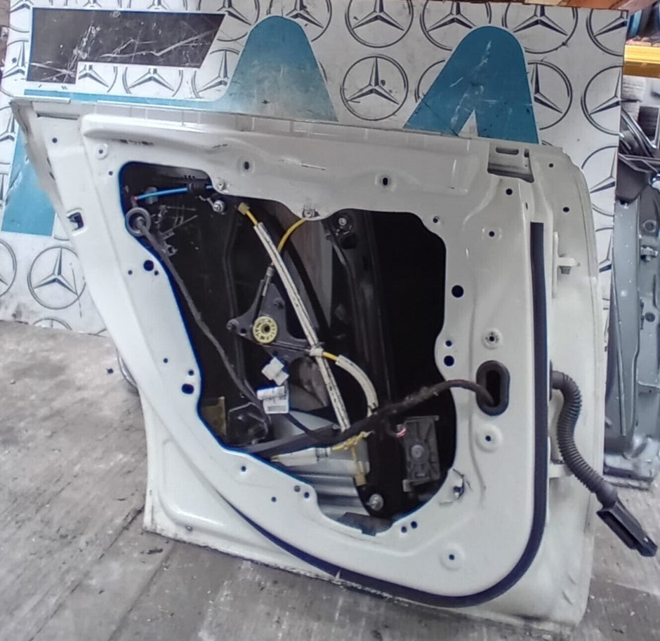 MERCEDES BENZ CLA  W117  PASSENGER SIDE REAR DOOR ( NEAR SIDE REAR )