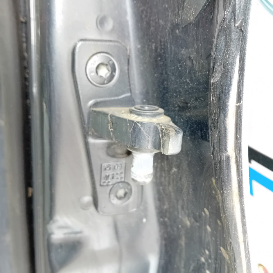 MERCEDES BENZ C-CLASS W205 PASSENGER SIDE FRONT DOOR N/S/F COMPLETE FMD128