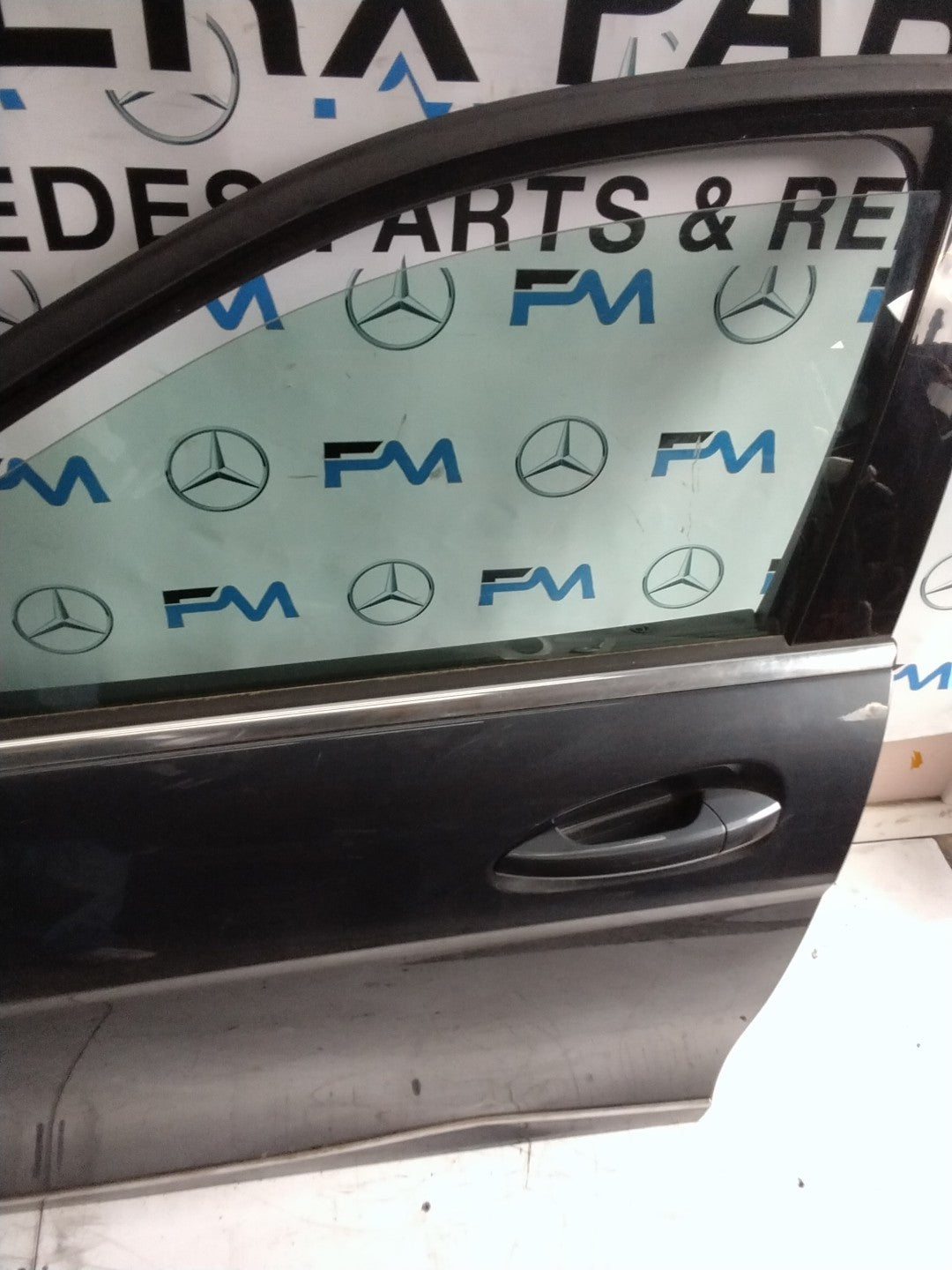 MERCEDES C-CLASS W204 PASSENGER SIDE FRONT DOOR N/S/F COMPLETE GREY FMD58
